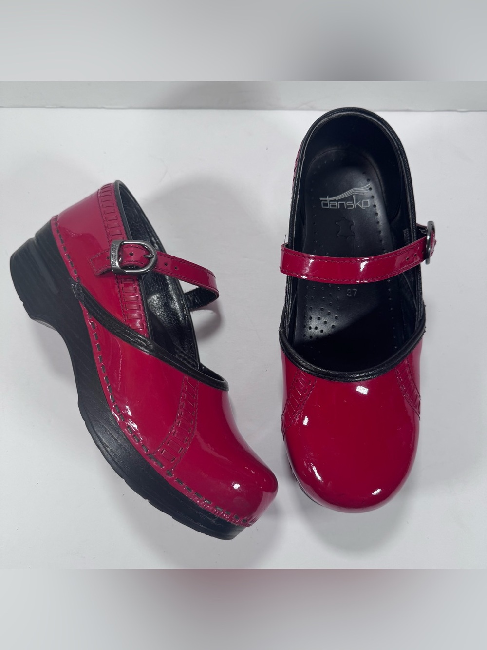 Dansko Red Patent Leather Mary Jane Comfort Shoe Clogs Women Size 7